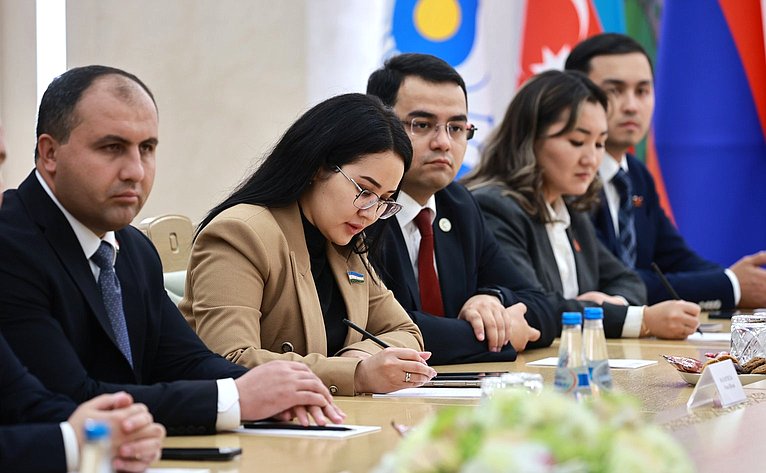 В рамках поездки состоялась встреча с Председателем Совета Республики Национального собрания Республики Беларусь Натальей Кочановой