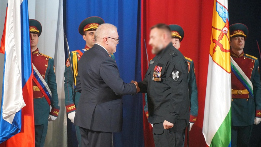 Сотрудники Росгвардии награждены почетными знаками Кировской области