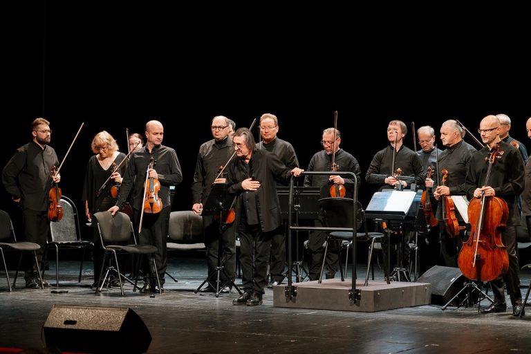 В Твери состоялся спектакль-концерт с участием артиста Игоря Костолевского и дирижера Юрия Башмета