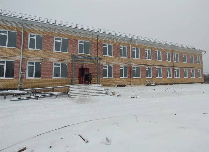 Пятилетняя стройка школы в костромской глубинке наконец-то завершается