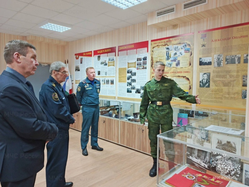 Председатель Поволжского совета ветеранов пожарных и спасателей провел 