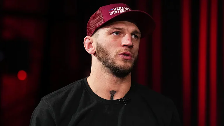 Австралийский боец UFC Дэн Хукер назвал три ассоциации с Россией