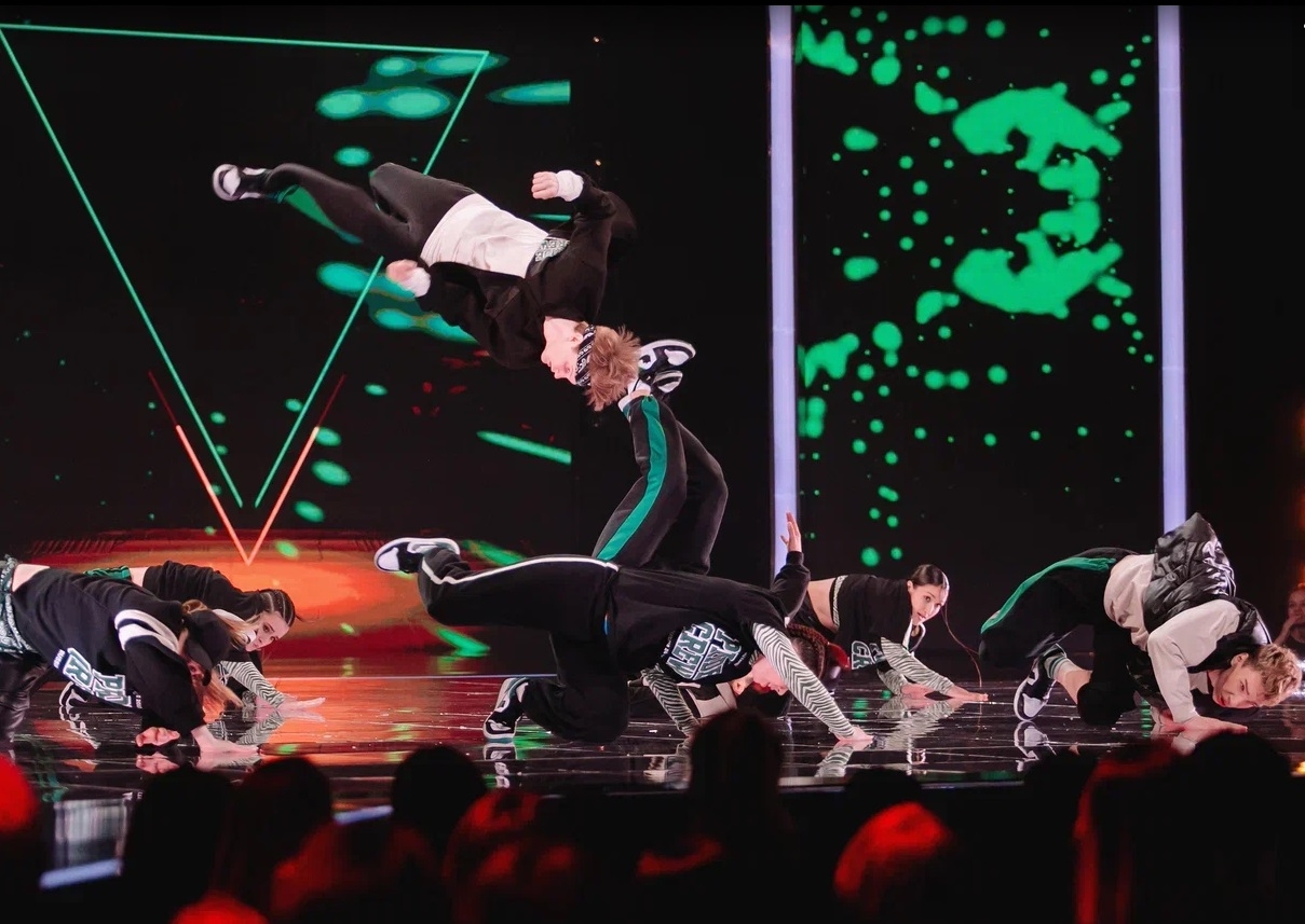 Уличные танцы. Танцор джаз фанк. Танцор джаз фанк. Танцы r6. Шоу на тнт с азаматом мусагалиевым.