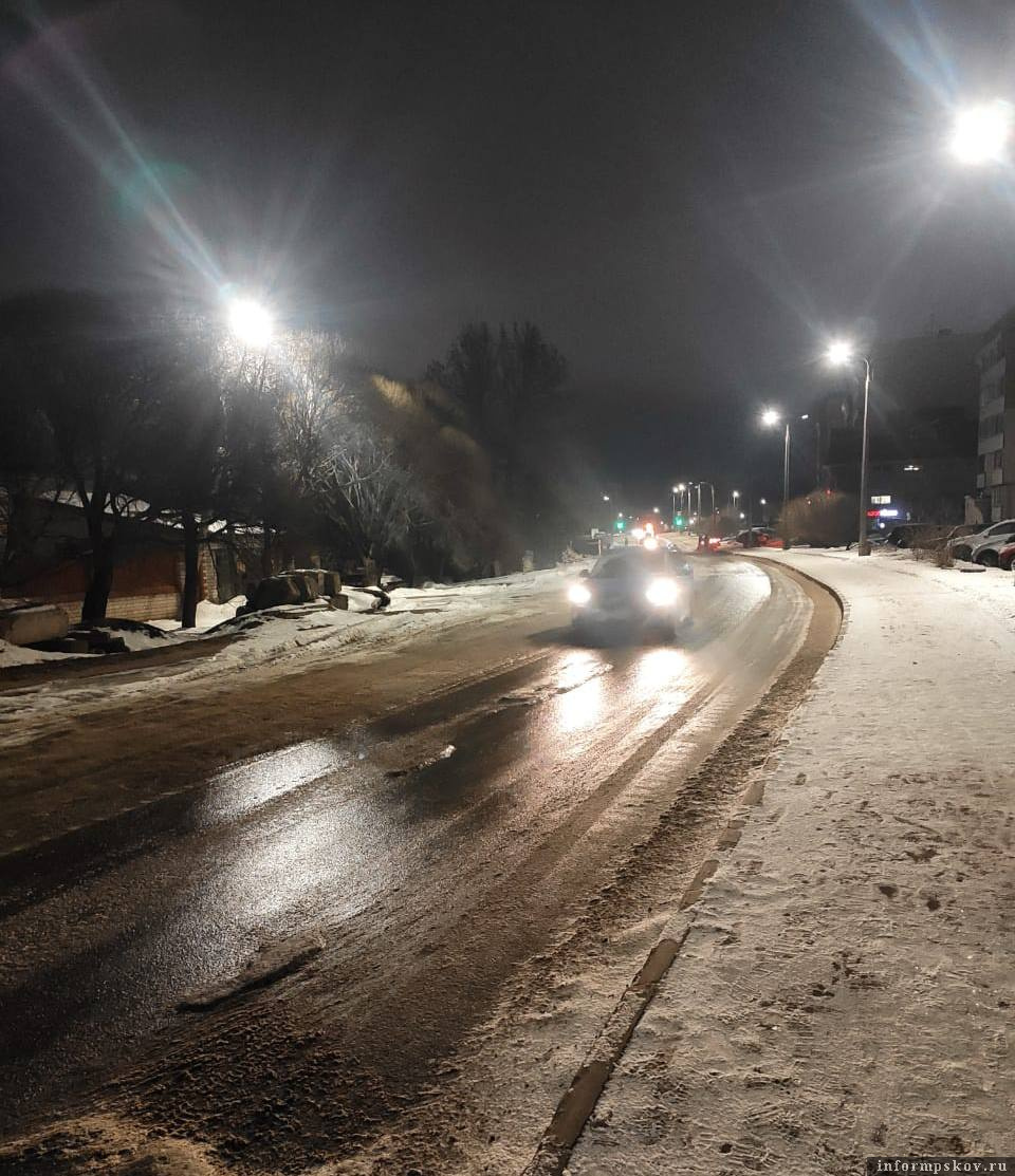 Ипподромная псков. Дорога в городе. Дорога в городе Россия. Семенов город дороги. Ночная дорога из машины.