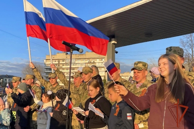 Зеленогорские военнослужащие Росгвардии приняли участие в акции «Хор отцов и детей»