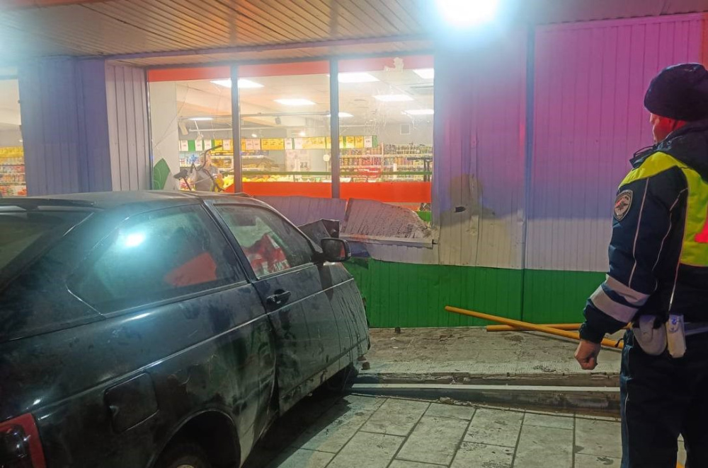 Две девочки погибли в Ревде под колёсами машины | На Урале «Лада» насмерть сбила двух девочек 