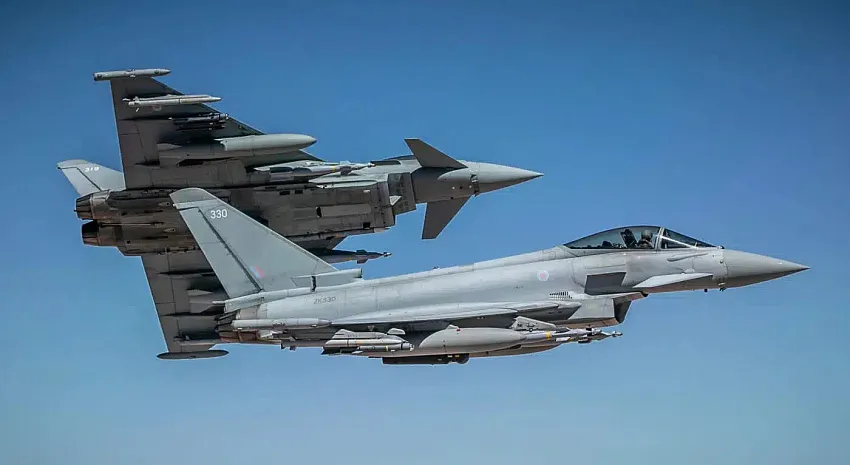 НАТО впервые разместит боевую авиацию в Латвии