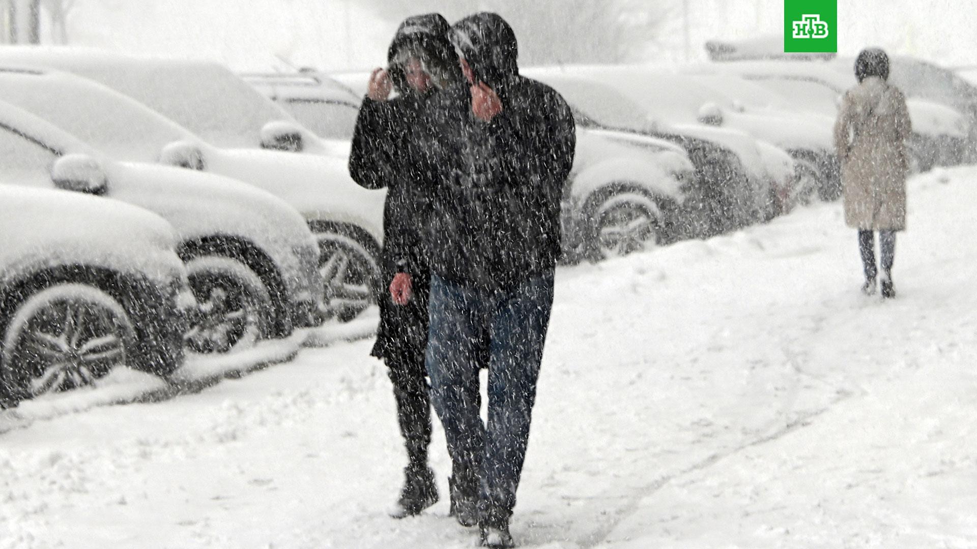 Снег бывает сильный. Сильный снегопад. Сильный снегопад в городе. Сильный снег. Сильная метель.