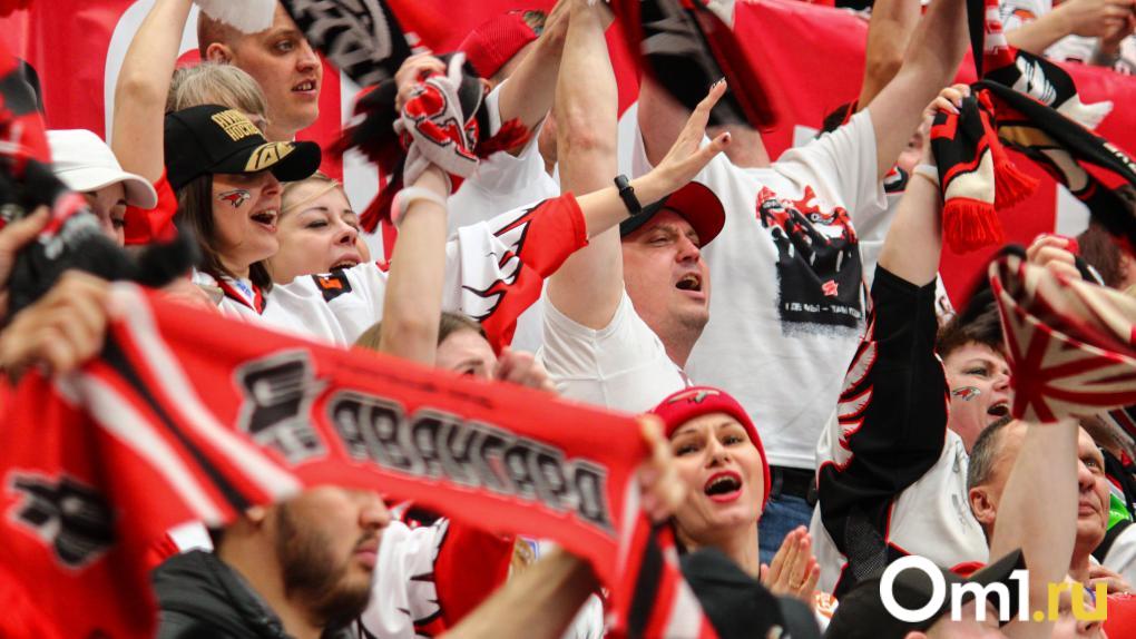 В Омске на матч «Авангарда» вместо Гречанина поставили комментаторов КХЛ