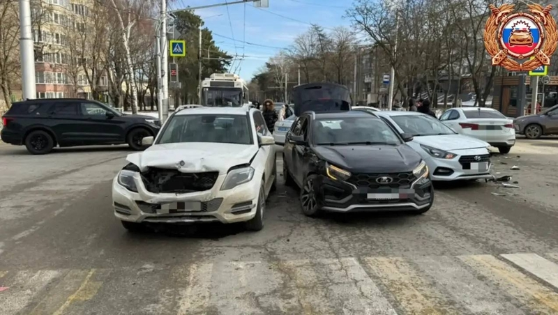 Две аварии произошли на одной улице Ставрополя 16 декабря 