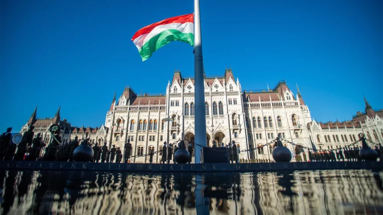 ЕС заблокировал финансовую помощь Венгрии на €22 млрд