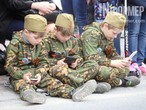 «Дети уходят в онлайн». ИИ поможет россиянам улучшить демографию