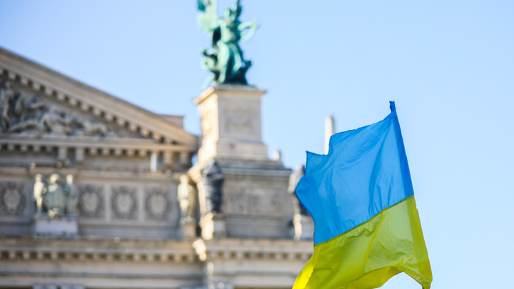 Полковник Макгрегор сравнил власти Украины с карточным домиком: Развалится