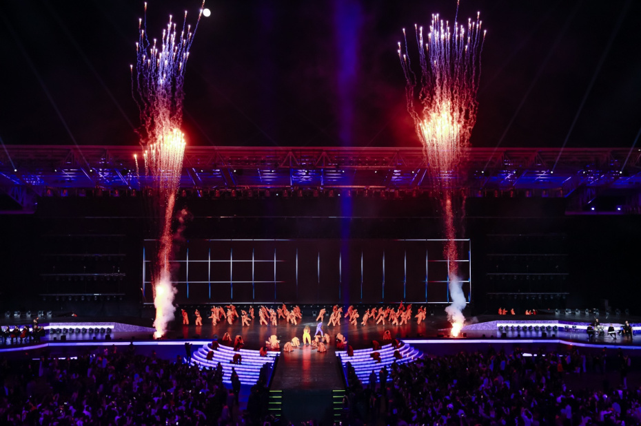 Праздничный салют на церемонии закрытия III Игр стран СНГ