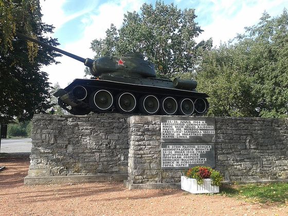 Мемориальный памятник-танк т-34