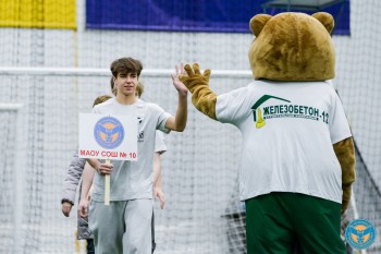 Зрелищно начали турнир