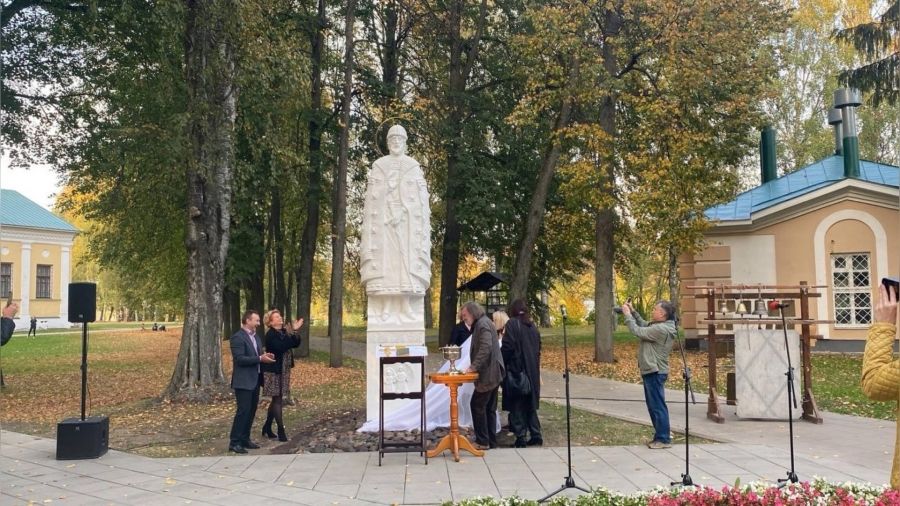 В Угличе Ярославской области открыли памятник князю Андрею Большому
