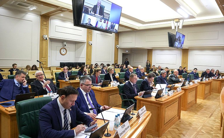 Заседание Совета по вопросам развития Сибири при Председателе Совета Федерации на тему «Сибирская экономика – от сырьевой к высокотехнологичной»