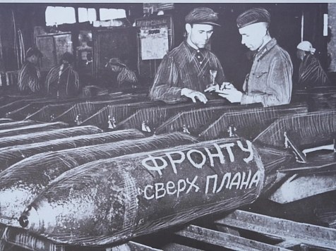 В Красноярске открылась памятная фотовыставка о героях тыла. Фото: Сергей Верещагин