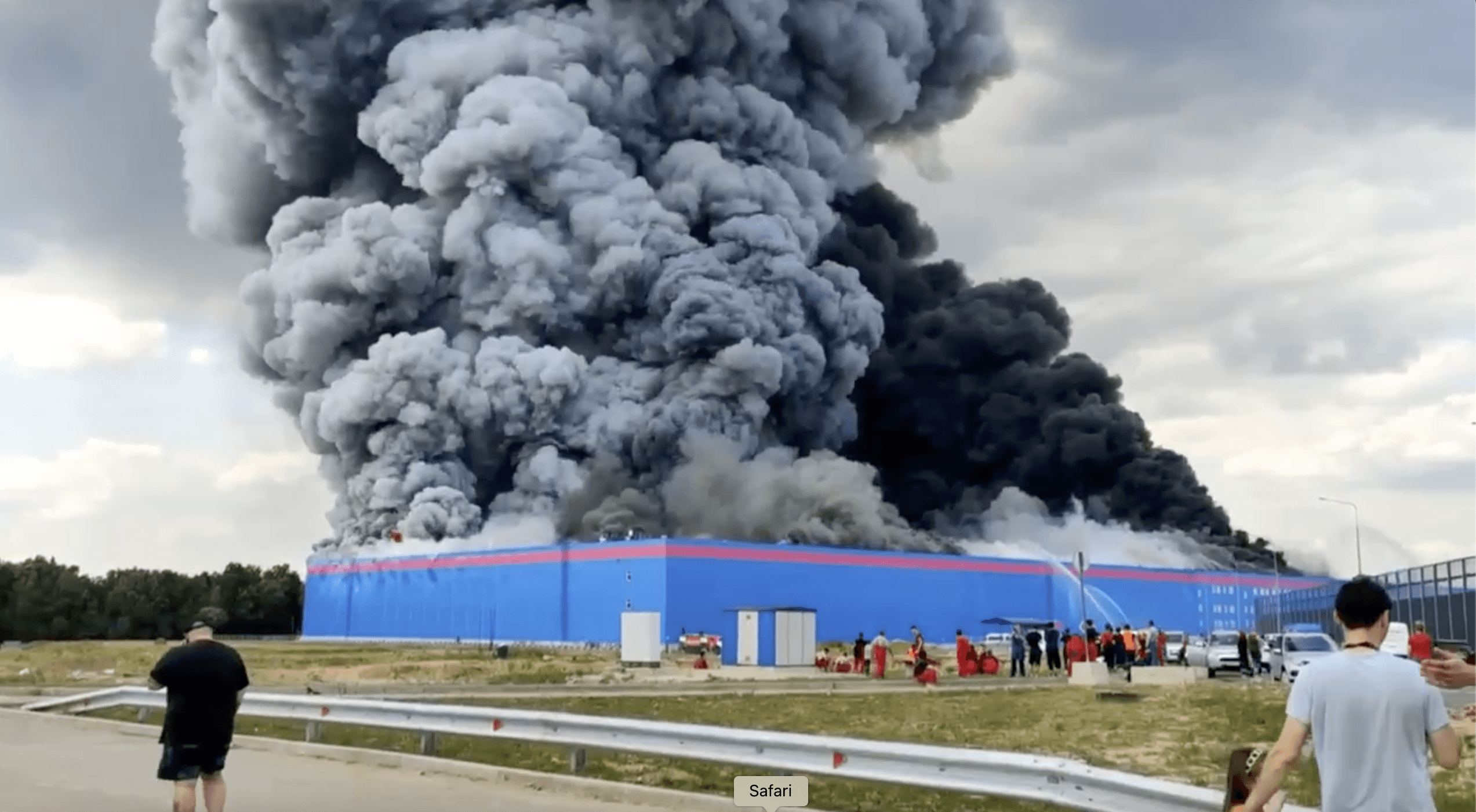 Что случилось в подмосковье крокус. Пожар на складе Озон Москва. Пожар Озон августа 2022. Пожар Озон Истра. Сгорел склад Озон в Истре.