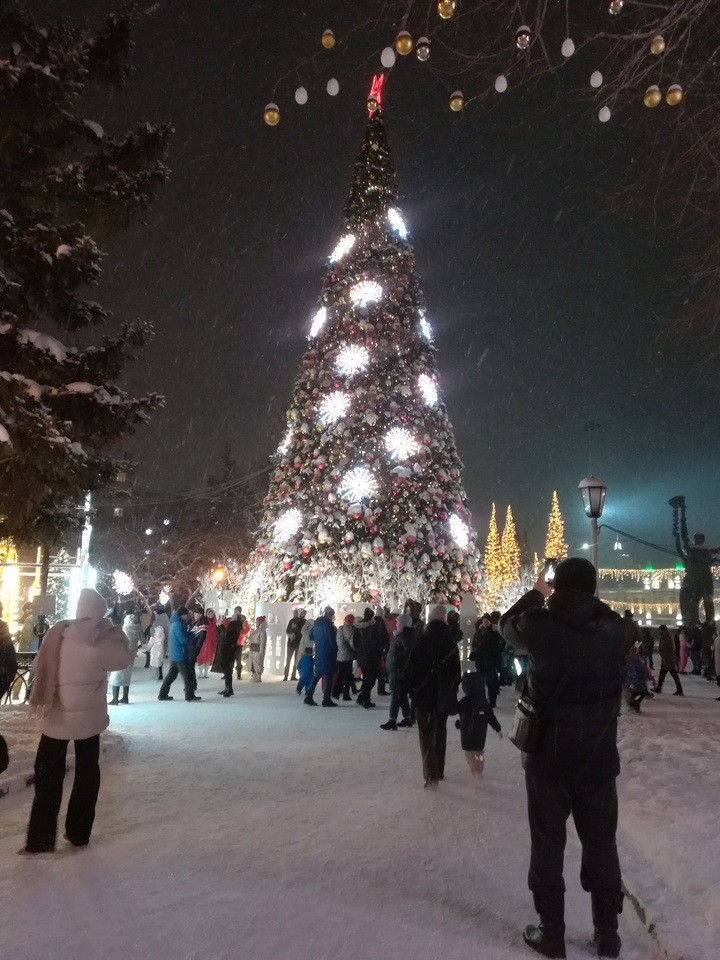 Новосибирск новогодняя площадь. Площадь ленина новосибирск 2022. Новосибирск новогодняя столица слава степанов. Новосибирск новогодняя площадь. Новосибирск новогодняя площадь.