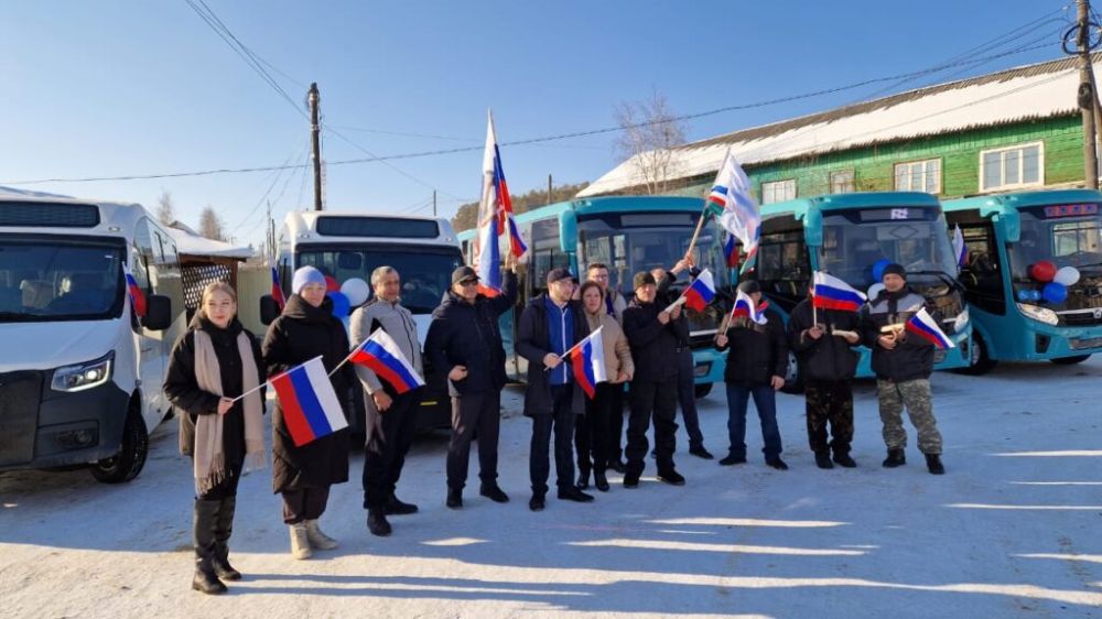 Пять новых автобусов доставили в Олекминск