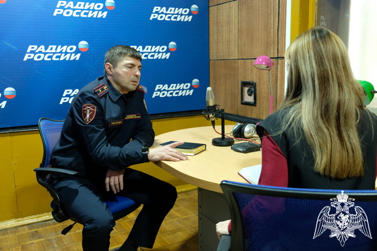 Офицер Росгвардии в эфире дагестанского радио рассказал о работе в сфере оборота гражданского оружия