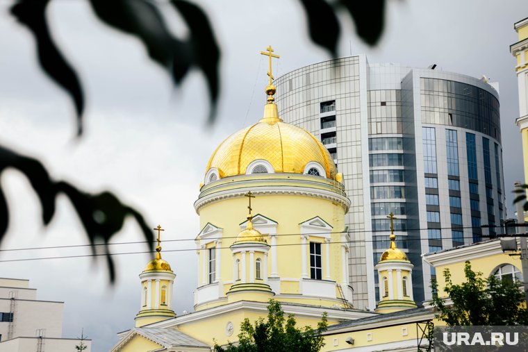 Принятые на Вселенских Соборах решения становились общеобязательными канонами