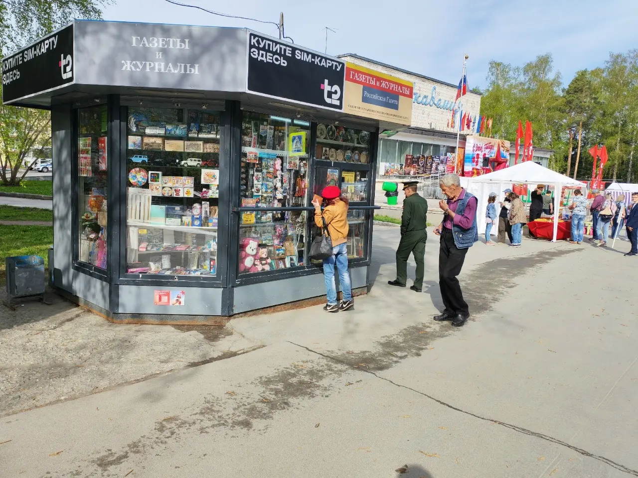 Два киоска в Академгородке попали в список самовольно установленных