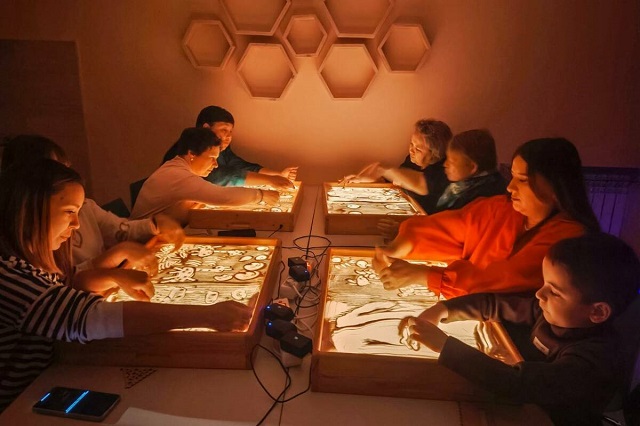 Занятие с психологом и обсуждение проблем: семьи участников СВО встретились в Альметьевске