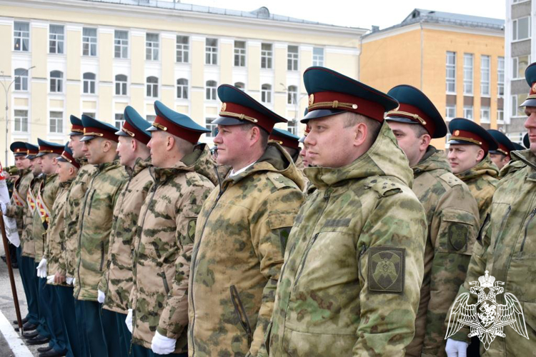 В Сыктывкаре военнослужащие Росгвардии приняли участие в генеральной репетиции торжественного шествия ко Дню Победы