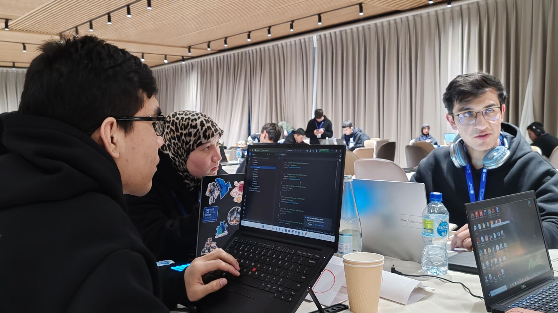 В Самарканде проходит региональный этап Национального AI Hackathon - Sputnik Узбекистан, 1920, 22.01.2026