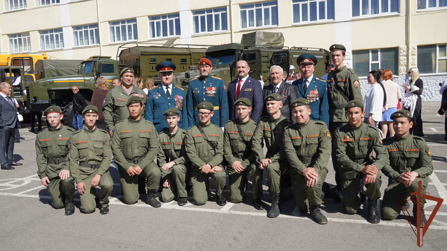 В Саратовском военном институте Росгвардии состоялась торжественная церемония принятия присяги