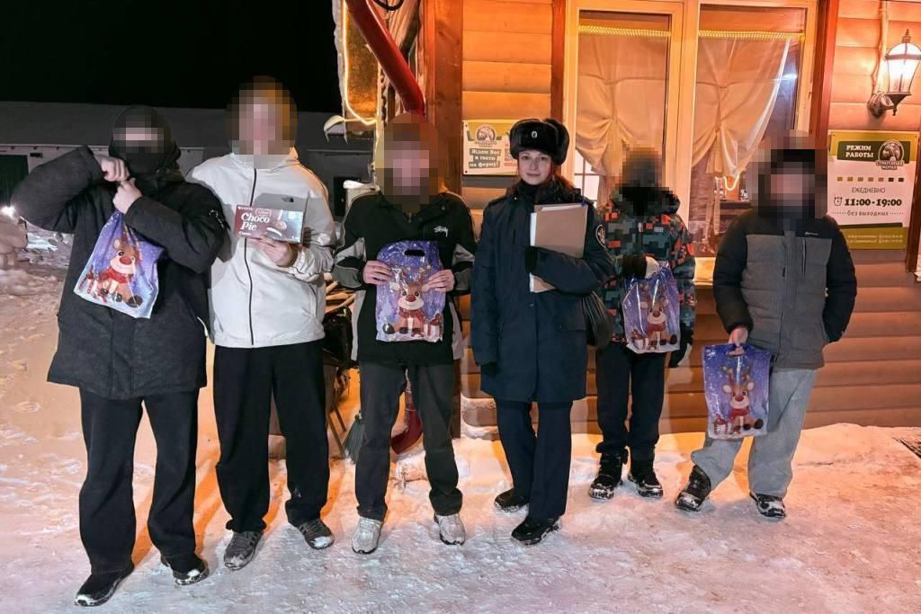 Подростки, состоящие на учёте, посетили страусиную ферму