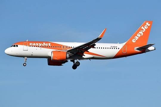 Экипаж самолёта EasyJet забыл пассажиров в инвалидных колясках на взлётной полосе (фото: wikimedia commons/Anna Zvereva)