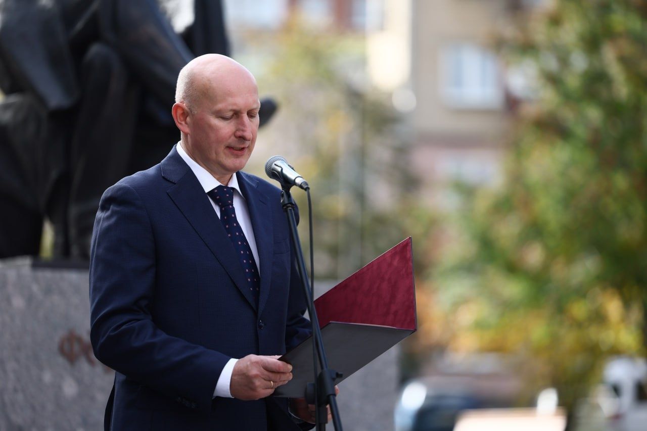 Памятник адвокату Федору Плевако открыт в Челябинске