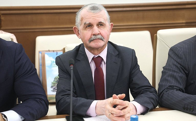 Совещание Комитета Совета Федерации по аграрно-продовольственной политике и природопользованию «О реализации Всероссийской программы «Деревья – памятники живой Природы»»
