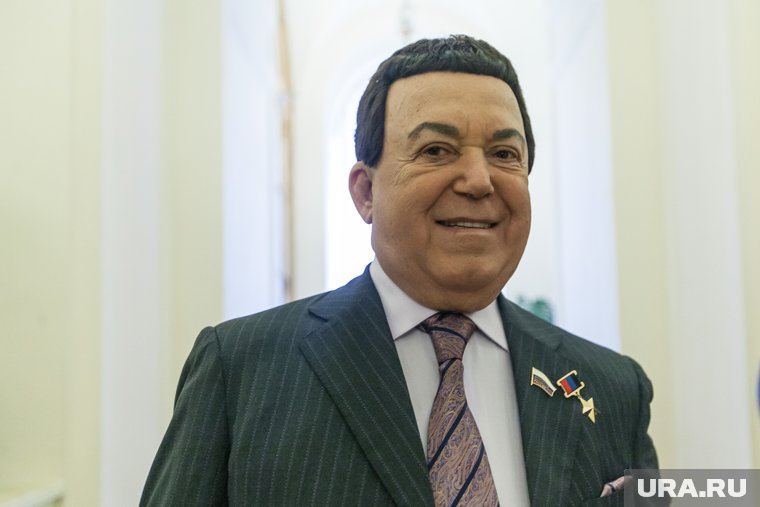 Кобзон более 10 раз переписывал песню