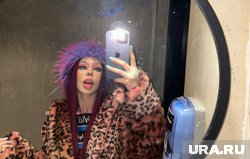 Инстасамке (Дарье Зотеевой) 25 лет. Она родилась 11 мая 2000 года в Тобольске