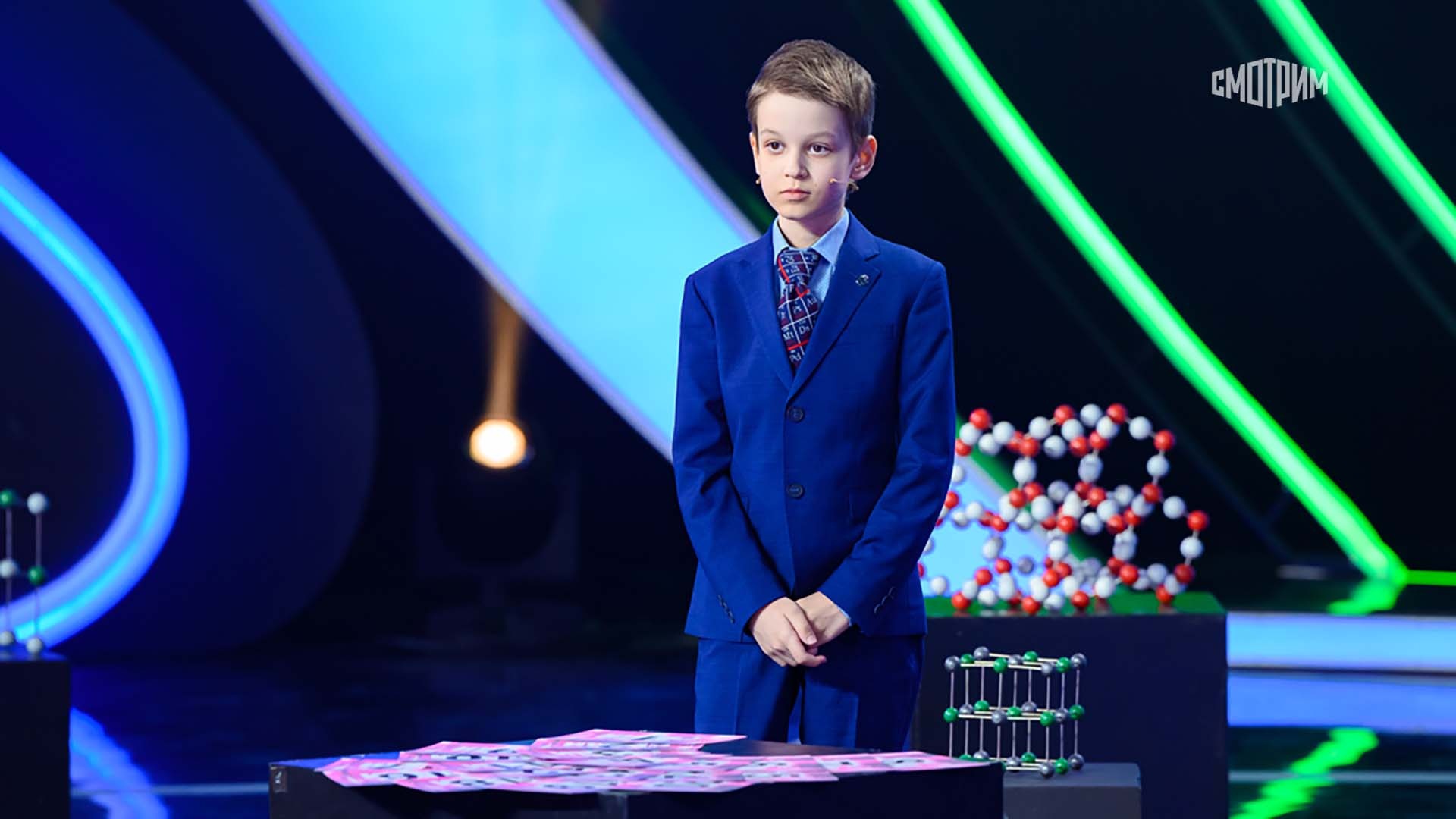 удивительные люди ведущие и жюри. шоу удивительные люди последний выпуск. удивительный мир talk show. удивительные люди ведущий новый. жюри шоу удивительные люди 2023.