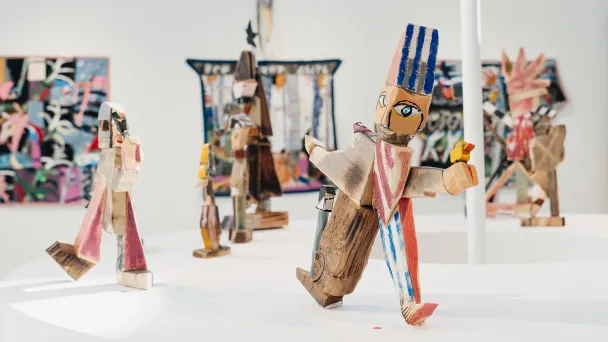 Работы Виталия Тюрлика на стенде галереи Ruarts на ярмарке Cosmoscow, сентябрь 2025 года (Фото Ruarts)