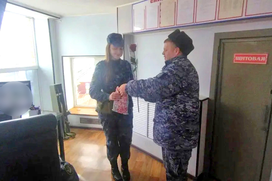 В праздничные дни в учреждениях УФСИН России по Тверской области продолжали поздравлять сотрудниц с Международным женским днем