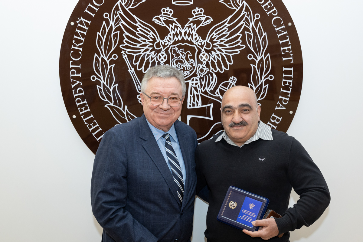 Андрей Рудской и доцент кафедры физической подготовки и спорта Намазов Али Княз Оглы