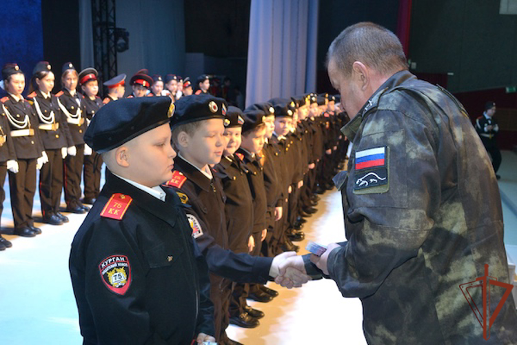 В Уральском округе Росгвардии прошли патриотические мероприятия с молодежью