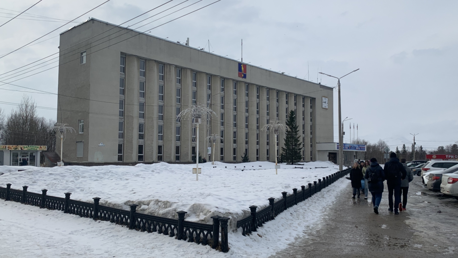 Мончегорск площадь революции
