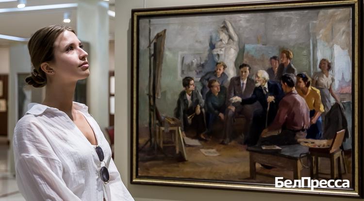 Сквозь эпохи. В Белгородском художественном музее открылась выставка «Век традиций»