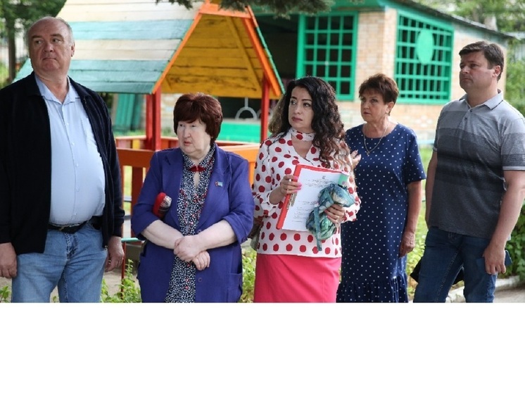 В Калуге депутаты выехали в детский сад «Белоснежка»