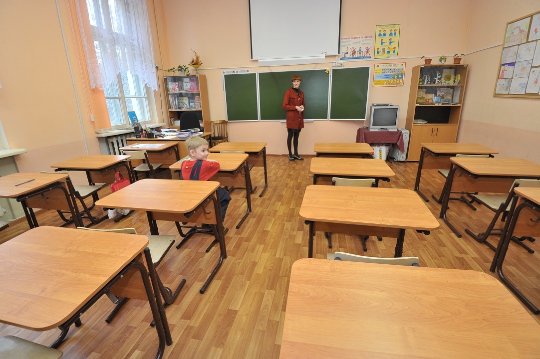 школы закрывают с 5. школу закрыли на карантин. карантин в школе. отменены занятия в школах 8. красноярская адаптивная школа интернат омская область.