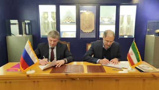 Подписание соглашения с ректором Ширазского университета Мохаммадом Моазени