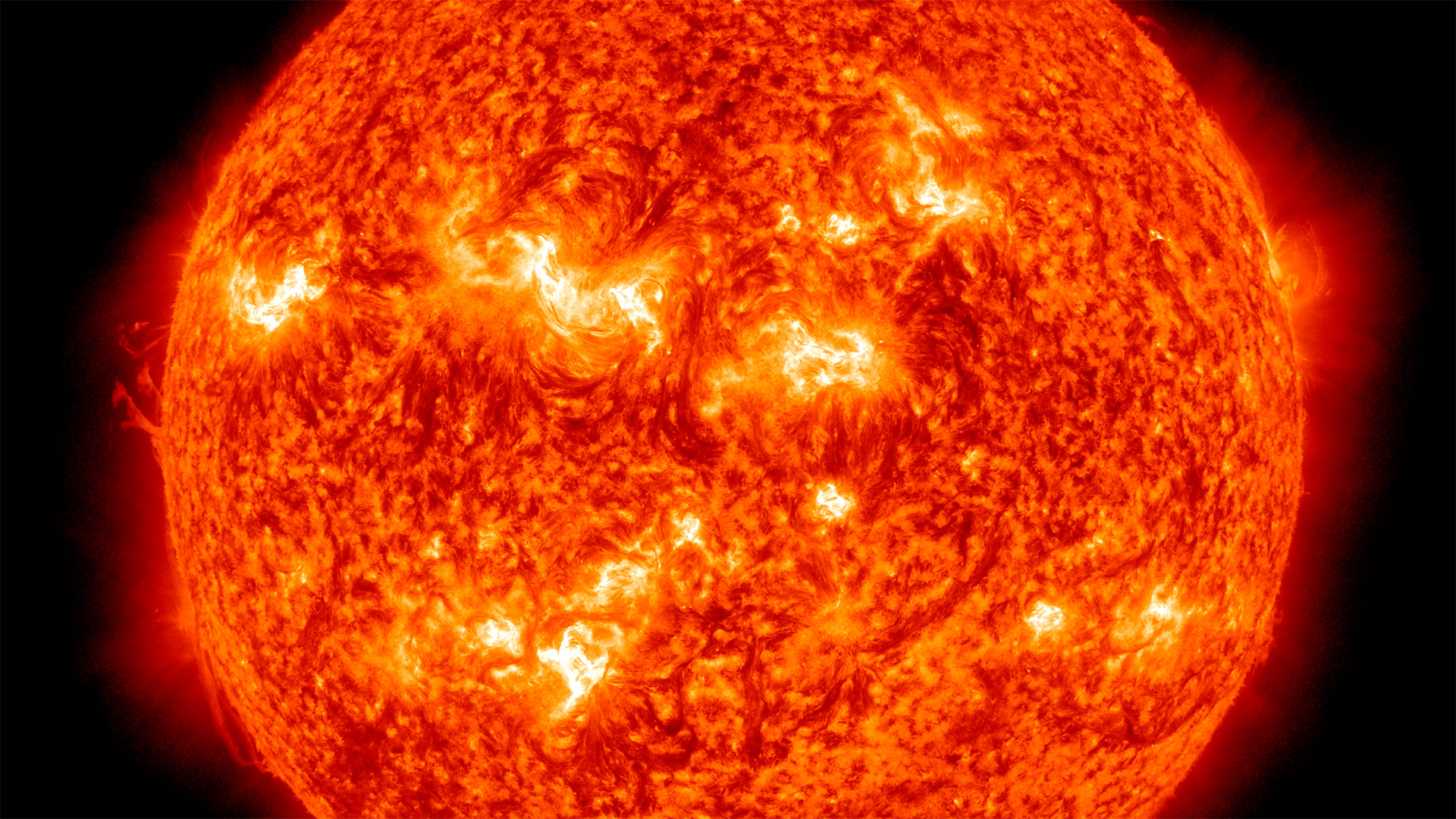 Вспышки на солнце. Солнечные пятна вспышки протуберанцы. Солнечная активность солнца. Солнце фото. Проявления активности солнца вспышки.